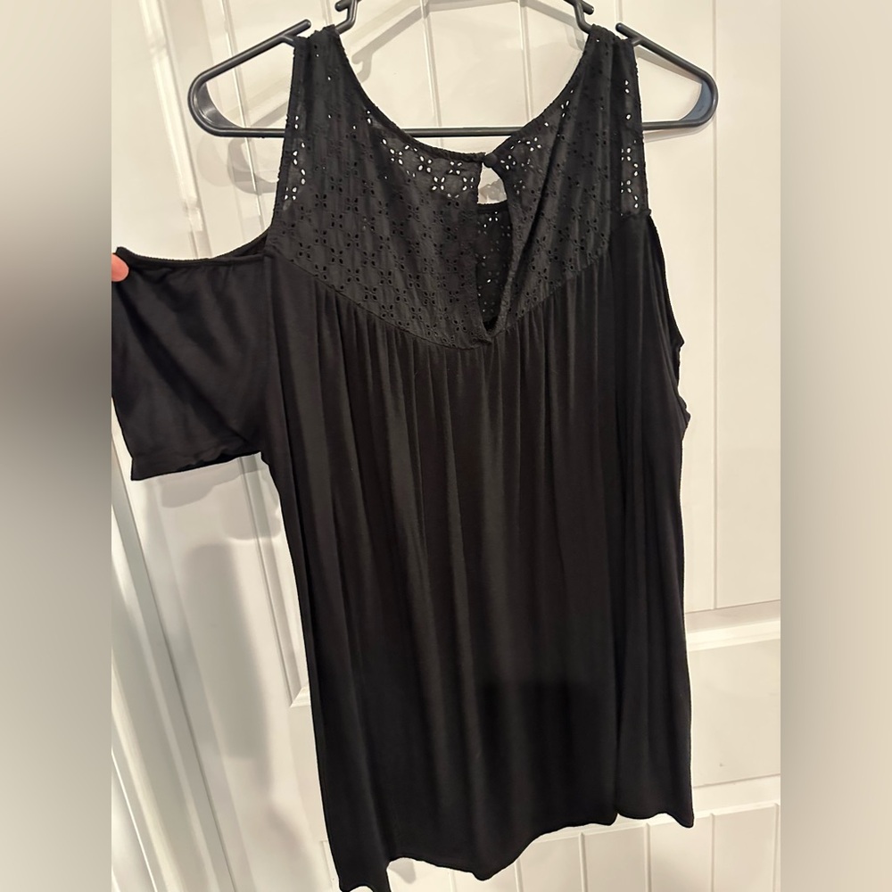 2X Torrid Black Cold Shoulder top